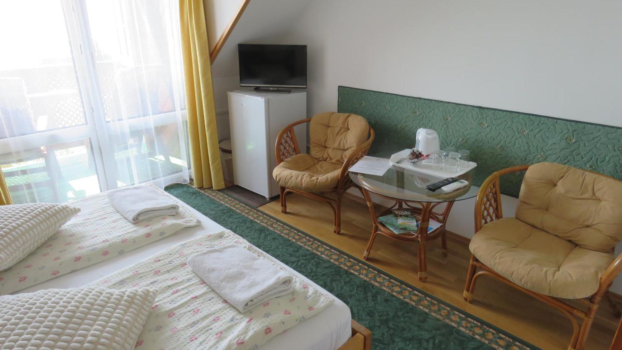Hotel Prima Porta Vendeghaz Balatonalmádi Exteriér fotografie