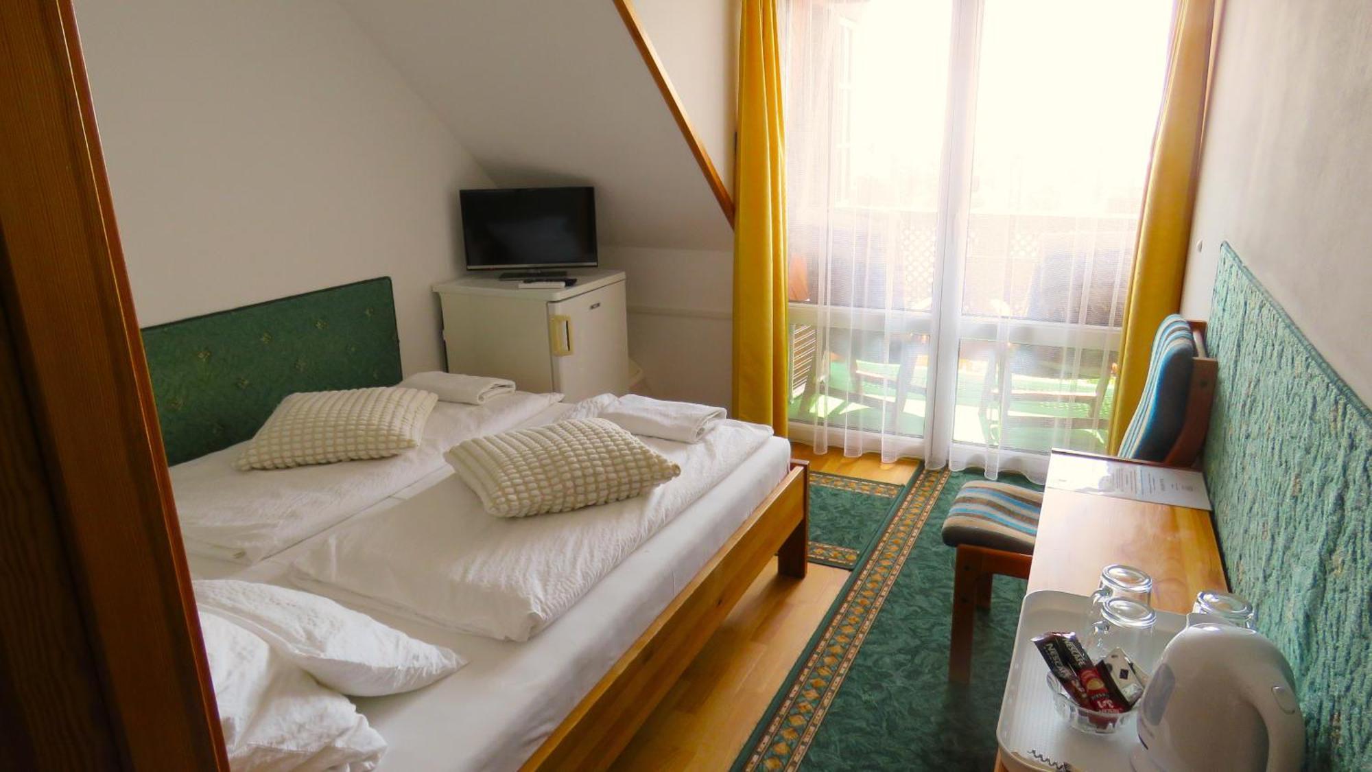 Hotel Prima Porta Vendeghaz Balatonalmádi Exteriér fotografie